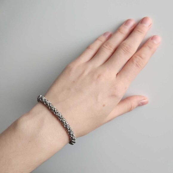 Classic vintage medieval turkish round weave chain mail silver mini bracelet - Picture 8 of 9